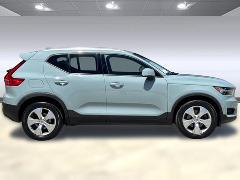 Used 2019 Volvo XC40 T5 Momentum AWD/4WD image 8
