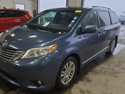 Used 2016 Toyota Sienna XLE Premium w/ Protection Package FWD image 1