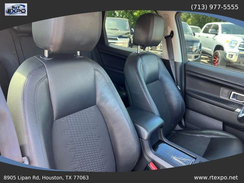 Used 2018 Land Rover Discovery Sport SE AWD/4WD image 33