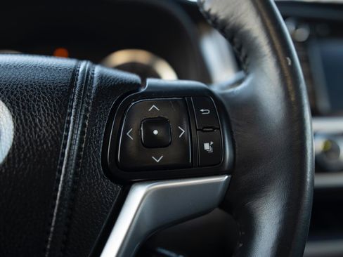 Used 2015 Toyota Highlander XLE image 7