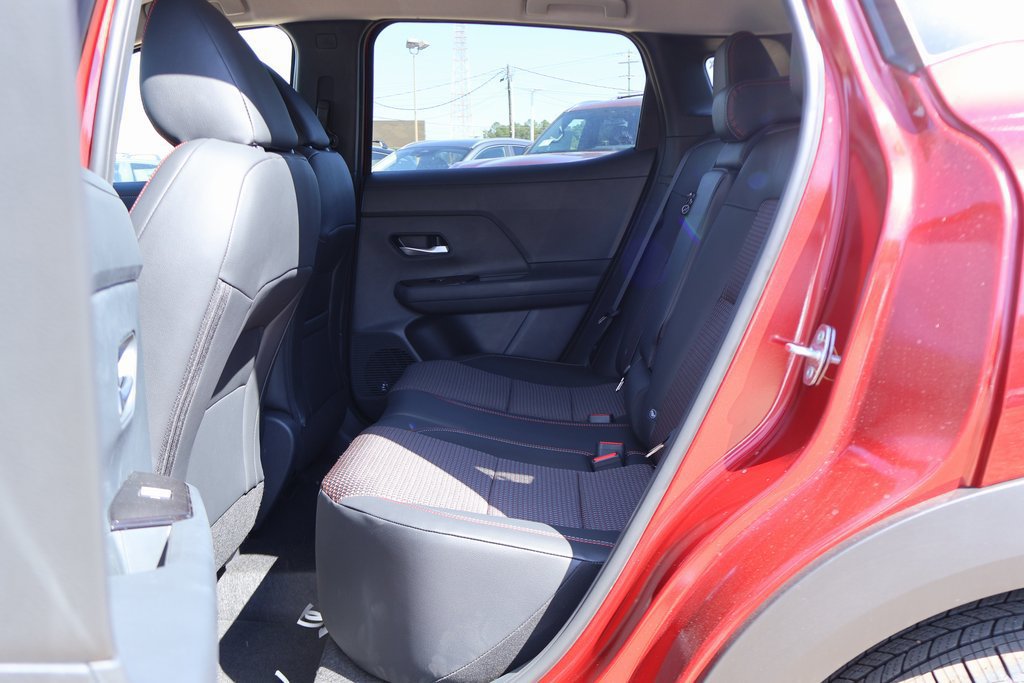 New 2026 Nissan Kicks SR FWD image 8