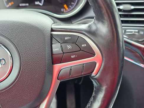 Used 2021 Jeep Grand Cherokee Limited AWD/4WD image 30