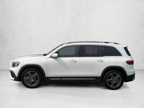 Used 2021 Mercedes-Benz GLB 250 4MATIC w/ AMG Line image 9