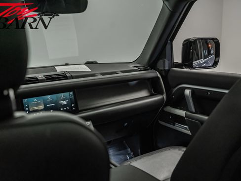 Used 2023 Land Rover Defender 110 X-Dynamic SE image 40