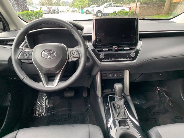 Used 2024 Toyota Corolla Cross XLE FWD image 14