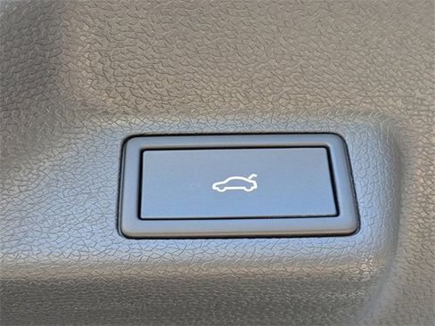 New 2025 Volkswagen ID. Buzz Pro S Plus image 12