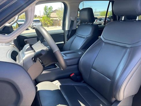 Used 2025 Ford Expedition Active AWD/4WD image 26