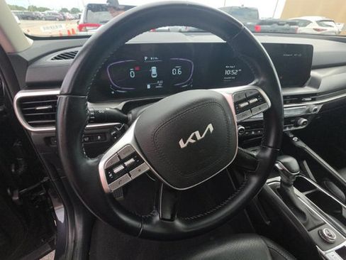 Used 2025 Kia Telluride S FWD image 6