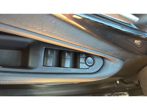 Used 2024 Chevrolet Blazer EV LT AWD/4WD image 32