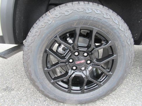 New 2026 GMC Canyon Elevation w/ Convenience Package AWD/4WD image 8