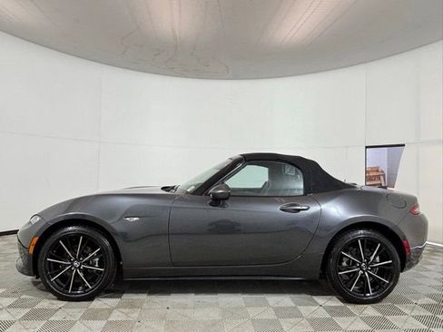 Used 2024 MAZDA MX-5 Miata Grand Touring RWD image 11