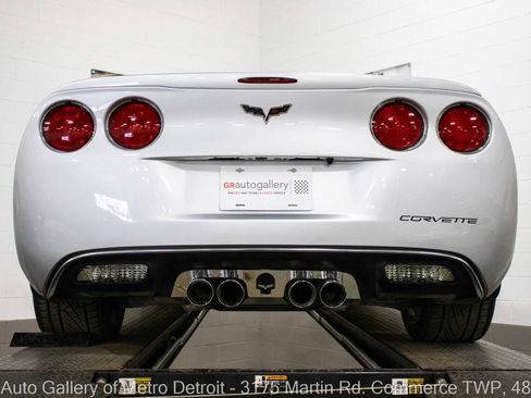 Used 2009 Chevrolet Corvette Coupe w/ Preferred Equipment Group RWD image 21