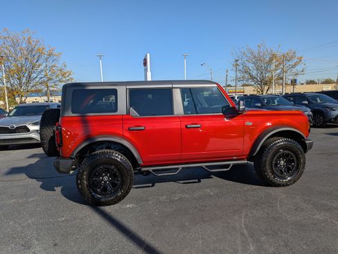 Used 2023 Ford Bronco Wildtrak image 11