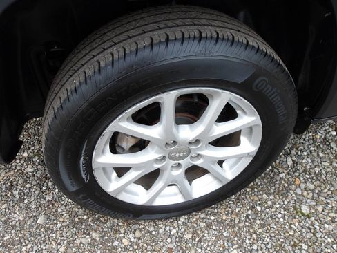 Used 2018 Jeep Cherokee Latitude Plus w/ Cold Weather Group image 29