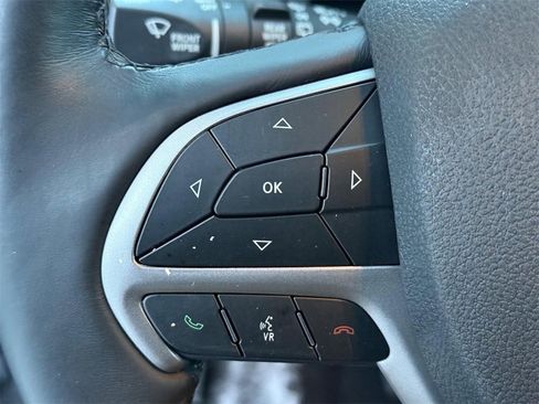 Used 2018 Jeep Grand Cherokee Limited image 15