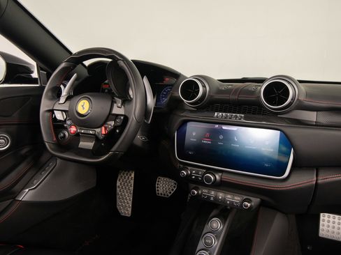 Certified 2022 Ferrari Portofino M RWD image 32