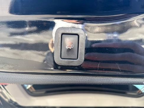 Used 2018 Toyota Highlander XLE image 46