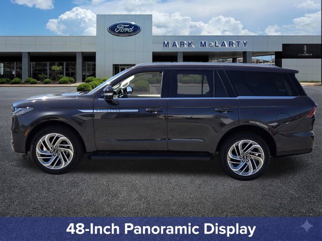 New 2026 Lincoln Navigator Premiere AWD/4WD image 2