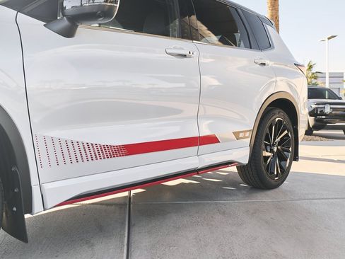 Used 2024 Mitsubishi Outlander Ralliart image 7