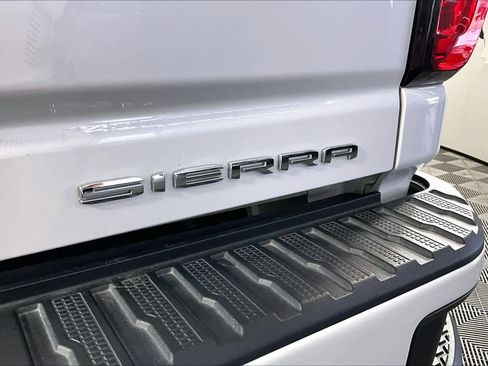 Certified 2022 GMC Sierra 2500 Denali w/ Denali Ultimate Package AWD/4WD image 30