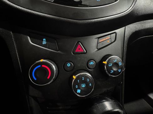 Used 2016 Chevrolet Trax LS image 19