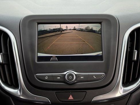 Used 2020 Chevrolet Equinox LT image 18