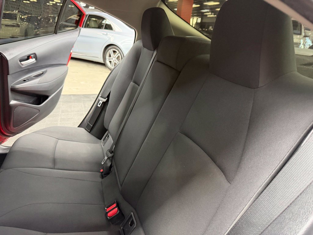 Used 2021 Toyota Corolla LE FWD image 38