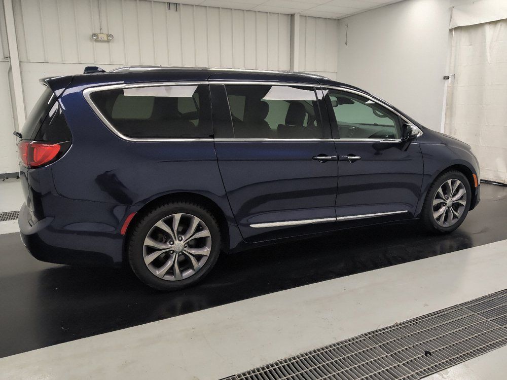 Used 2019 Chrysler Pacifica Limited w/ Advanced Safetytec Group FWD image 10