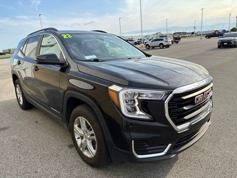 Used 2023 GMC Terrain SLE w/ Driver Convenience Package AWD/4WD image 4