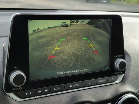 Used 2025 Nissan Sentra SV FWD image 18