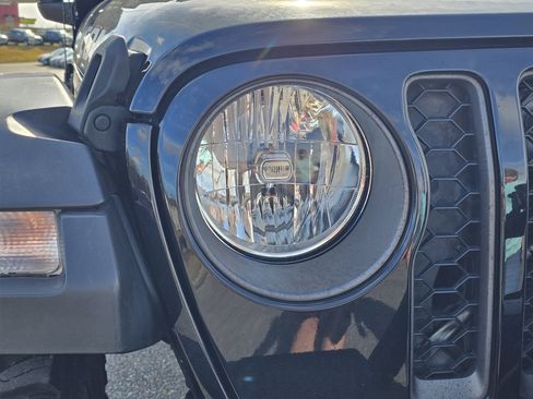 Used 2020 Jeep Gladiator Rubicon w/ Cold Weather Group image 4