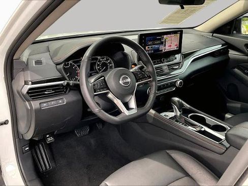Certified 2024 Nissan Altima 2.5 SR w/ SR Premium Package FWD image 18