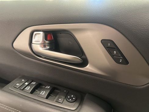 Used 2026 Chrysler Pacifica Select image 11