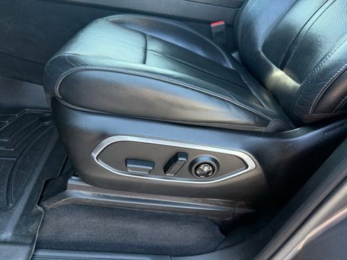Used 2022 Jeep Wagoneer Series III RWD image 19