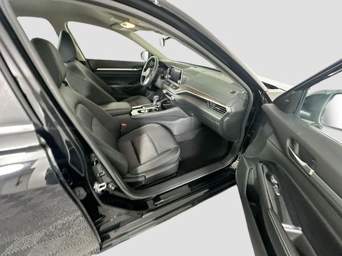Used 2023 Nissan Altima 2.5 SV FWD image 29