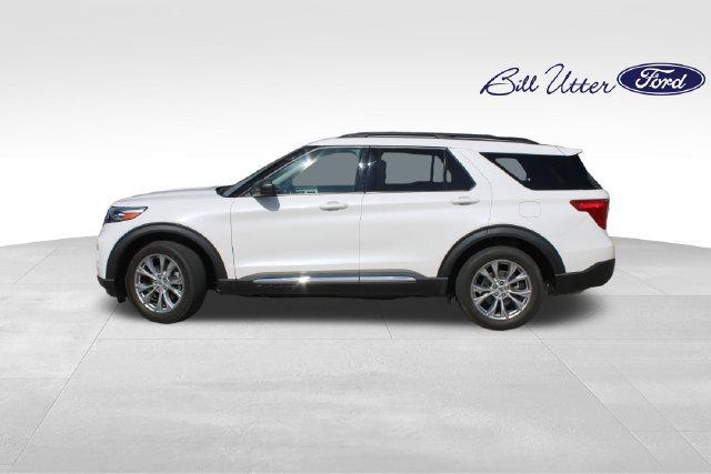 Used 2024 Ford Explorer XLT w/ Equipment Group 202A RWD image 8