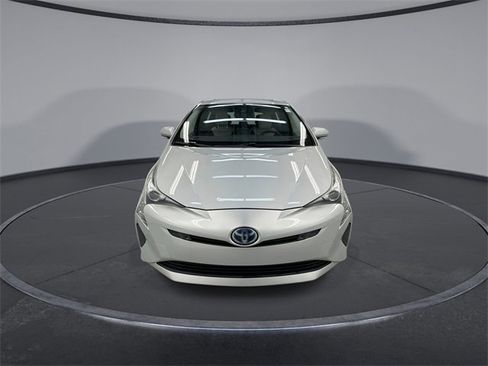 Used 2018 Toyota Prius Four image 3