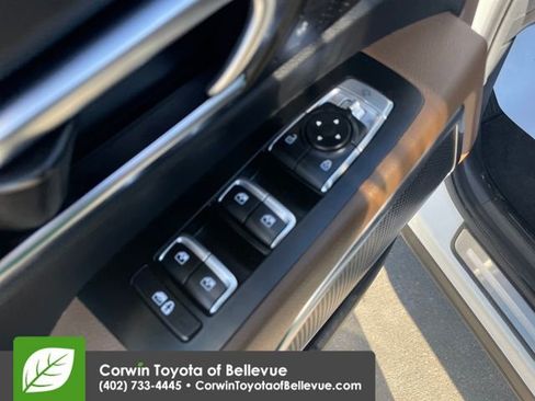 Used 2020 Kia Telluride SX w/ SX Prestige Package AWD/4WD image 19