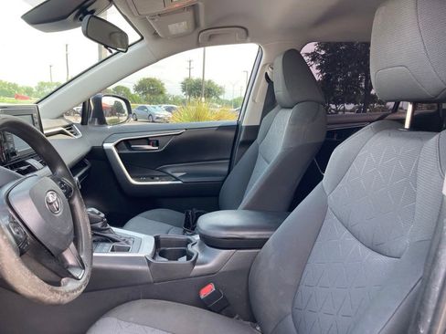 Used 2021 Toyota RAV4 XLE AWD/4WD image 9