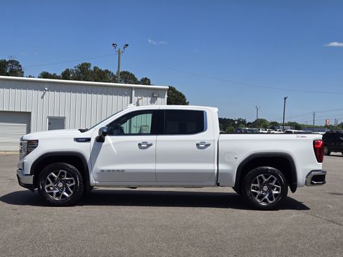 Certified 2024 GMC Sierra 1500 SLT AWD/4WD image 12