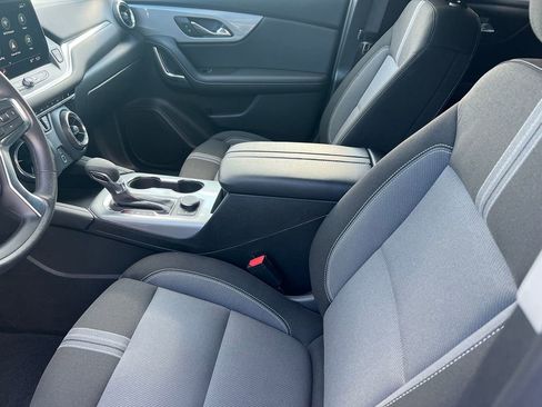 Used 2025 Chevrolet Blazer LT image 9