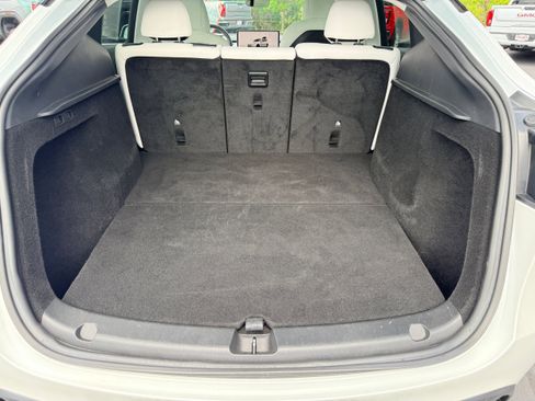 Used 2023 Tesla Model Y Long Range AWD/4WD image 9