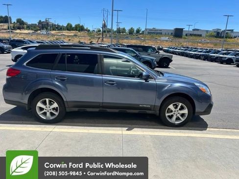 Used 2014 Subaru Outback 2.5i Premium AWD/4WD image 3