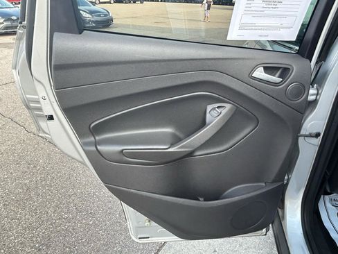 Used 2015 Ford Escape SE w/ Equipment Group 201A AWD/4WD image 13