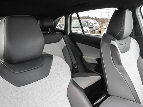 Used 2023 Volkswagen ID.4 Pro image 37