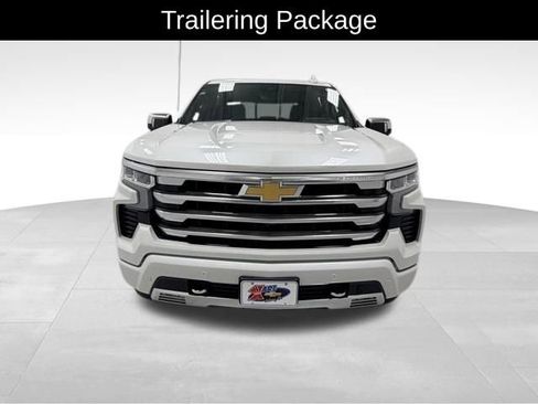 Certified 2025 Chevrolet Silverado 1500 High Country w/ Technology Package image 9