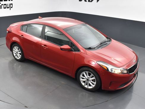 Certified 2017 Kia Forte S FWD image 15