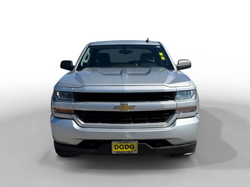 Used 2018 Chevrolet Silverado 1500 Custom w/ Custom Convenience Package RWD image 8