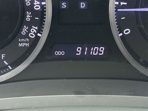 Used 2015 Lexus IS 250C image 27