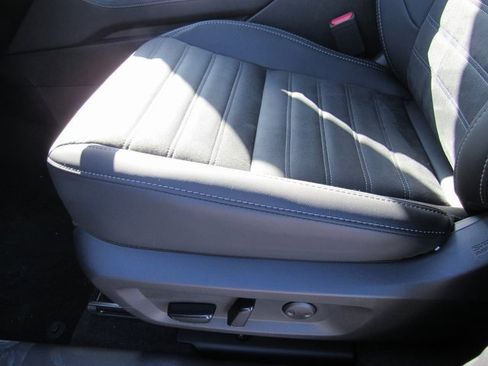 New 2025 Mitsubishi Outlander SE image 14